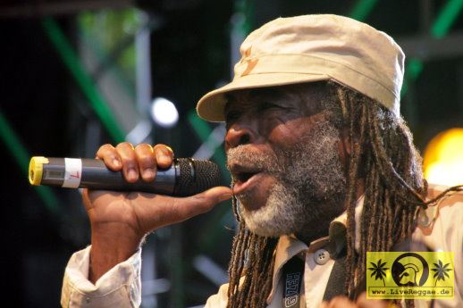 Admiral Tibet (Jam) with The House of Riddim Band 22. Reggae Jam Festival - Bersenbrueck 30. Juli 2016 (7).JPG